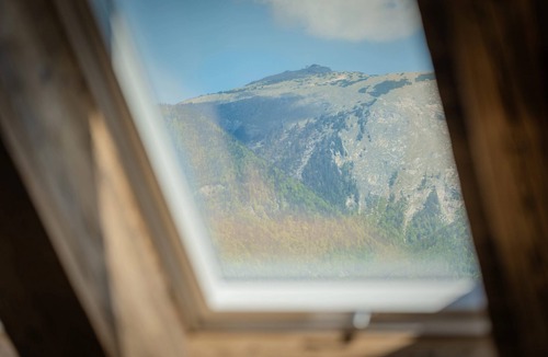 Strobl Apartment | Luxury Apartment at Lake Wolfgang | with Hot Tub for 4 Guests | panoramaNEST