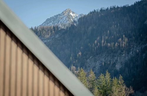 Strobl Apartment | Luxury Apartment at Lake Wolfgang | with Hot Tub for 4 Guests | panoramaNEST