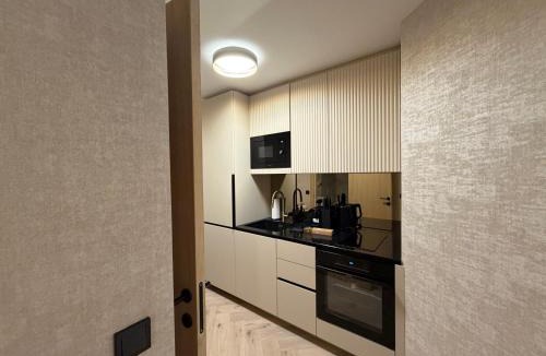 Liesing Apartment | Luxury Apartment LEGRAND with Garden
