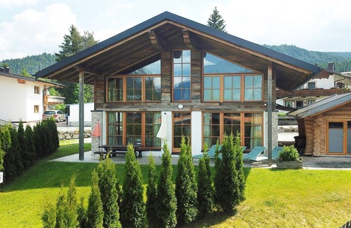 Weidach Ski Chalet | Luxury chalet with sauna in a willow roof