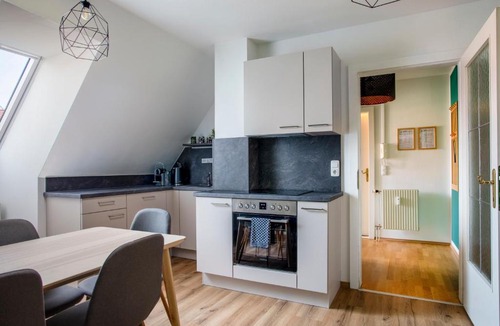 Graz City Centre Apartment | Luxury Design Altstadt Suite - 3BR & Free Parking by HERO HOMES Graz
