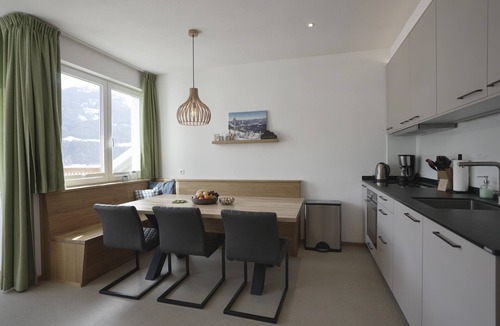 Lengdorf Apartment | Luxury family holiday home, private sauna and Jacuzzi terrace with great views