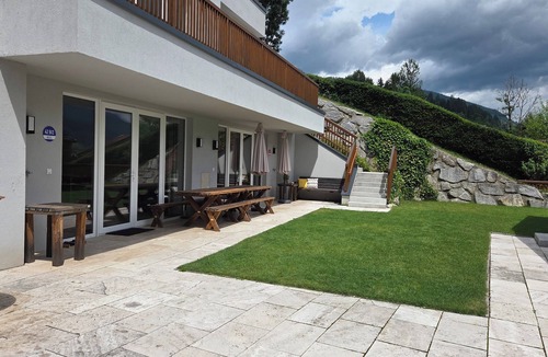 Lengdorf Apartment | Luxury family holiday home, private sauna and Jacuzzi terrace with great views