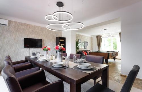 Kalksburg Apartment | Luxury House with Pool, Garden, AC & Sauna near Vienna