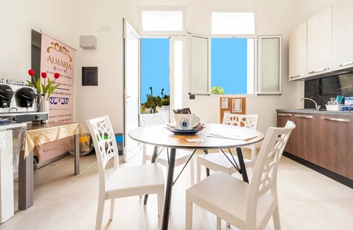 Boncore Apartment | Marea Studio with Shared Garden, Kitchen, Wi-Fi & Air Conditioning