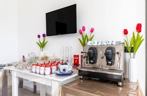 Boncore Apartment | Marea Studio with Shared Garden, Kitchen, Wi-Fi & Air Conditioning