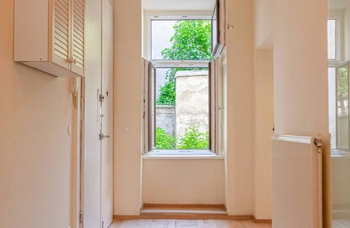 Wahring Apartment | Modern 2BR Apt. Perfect for Long and Short Stays