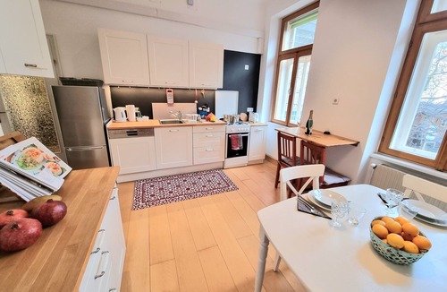 Hernals Apartment | Modern apartment with large balcony 110m²/free garage with e-charging station