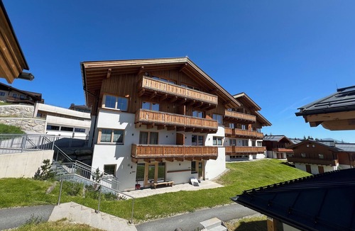 Hochkrimml Apartment | Modern apartment with mountain view, sauna, and close to the slopes