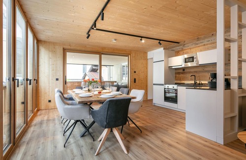 Hopfgarten Markt Apartment | Modern apartment – 500 m from the ski lift