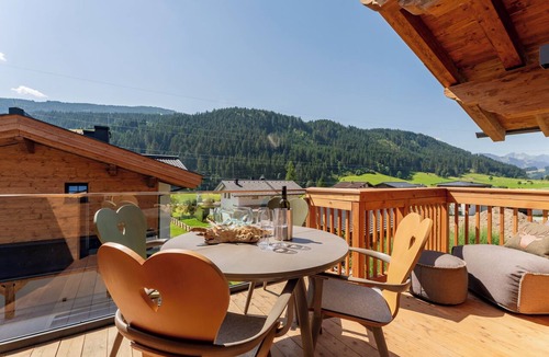 Wagrain Ski Chalet | Modern chalet with pine sauna by the ski lift