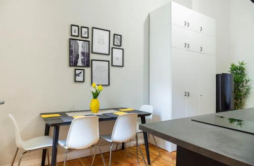 Wedding Apartment | MODERN plus AC plus SelfCheckIn