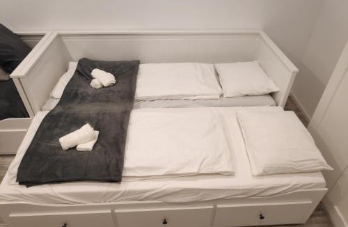 Wiener Neustadt Apartment | Modernes Studio im Zentrum 4 Personen