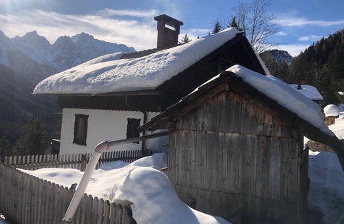 Ferlach House | Mountain House at 1200m with Mountain Views, Shared Terrace & Wi-Fi