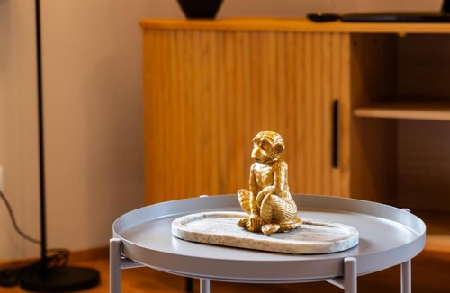 Bregenz Apartment | Neu Villa Schwerzenbach "Der Flaneur - der Romantiker der Villa