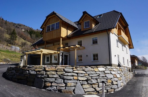 Sankt Georgen am Kreischberg Apartment | New, modern XL apartments with large grounds, fish ponds and alpacas