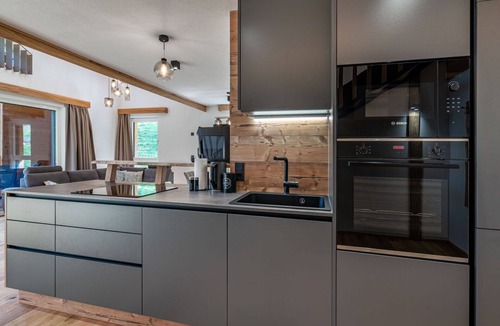 Solk Apartment | Nice apartment for 4 guests with WIFI, hot tub, TV and patio