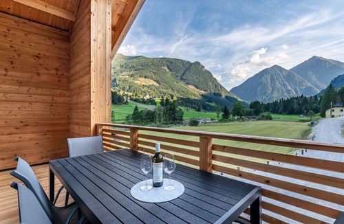 Solk Apartment | Nice apartment for 4 guests with WIFI, hot tub, TV and patio