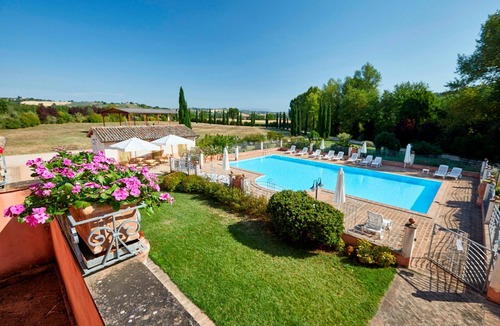 San Brizio Apartment | Nice apartment for 5 guests with pool, WIFI, TV, balcony and pets allowed, close to Spoleto