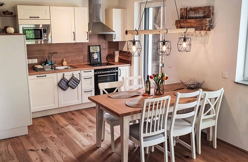 Sattendorf Apartment | Nice apartment for 5 guests with WIFI, TV and balcony