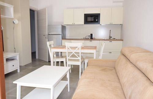 La Figurina Apartment | Nice apartment for 6 people with A/C, pool, WIFI, patio and pets allowed