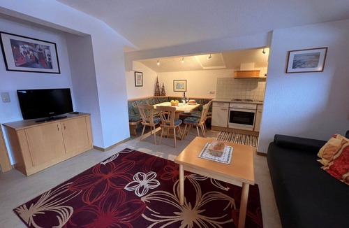 Mittersill Villa | Nice apartment in villa for 6 guests with WIFI, TV, balcony and panoramic view