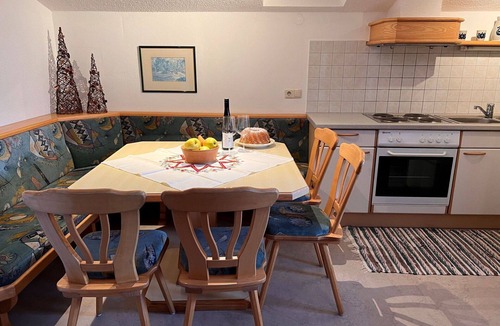 Mittersill Villa | Nice apartment in villa for 6 guests with WIFI, TV, balcony and panoramic view