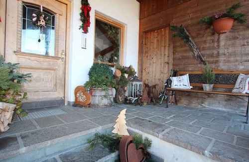 Kapfing Villa | Nice apartment in villa for 6 guests with WIFI, TV, terrace, pets allowed and panoramic view