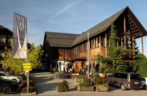 Latschach Apartment | Nice apartment for 4 guests with pool, WIFI, TV and pets allowed