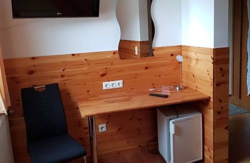 Sankt Lorenzen ob Murau Apartment | No. 1 single room, shower, toilet, comfort - private pension Hedi