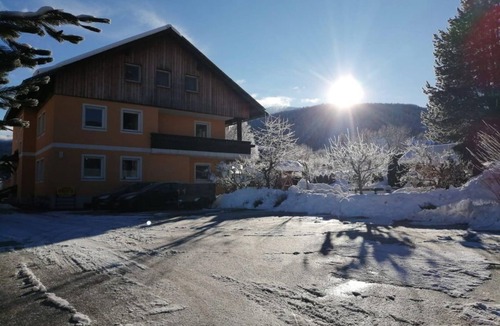 Sankt Lorenzen ob Murau Apartment | No. 1 single room, shower, toilet, comfort - private pension Hedi