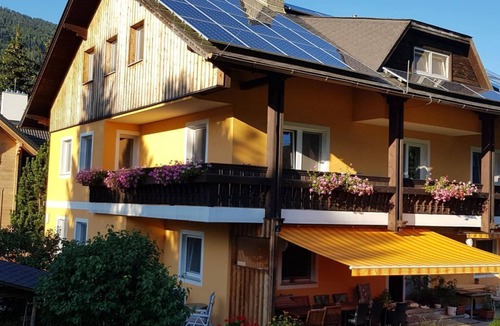 Sankt Lorenzen ob Murau Apartment | Nr. 4 Doppelzimmer mit Balkon, Dusche und WC - Privatpension Hedi