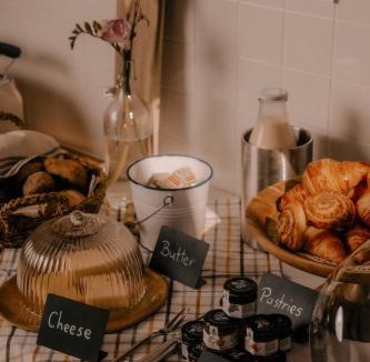 Funfhaus Bed & Breakfast | Oak House Vienna - Boutique Guesthouse near Meidling Station