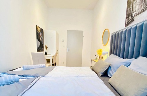 Ottakring Apartment | Ottakring Gem 4-BR Retreat/Breathtaking City Views