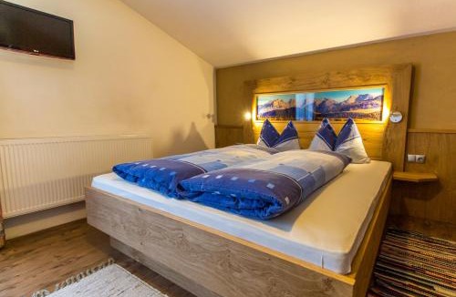 Waidring House | Pension Schweizerhof