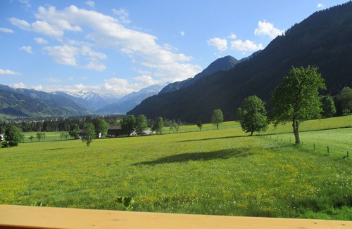Lahntal Apartment | Penthouse apartment near Zell am See 6pers swimming pond sauna garden dogs allowed