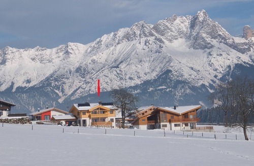 Lahntal Apartment | Penthouse apartment near Zell am See 6pers swimming pond sauna garden dogs allowed