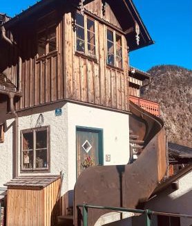 Hallstatt Apartment | PinkDeer Balcony Apartment - Next to Photo Point