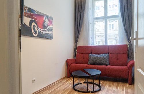 Neulerchenfeld Apartment | Pleasant 4 private rooms in shared Apartment- Ideal for short & Longstays