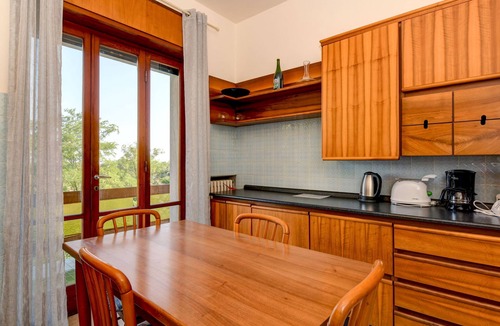 Montinelle Villa | Private Pool, Panoramic View, & Close to Beach - Villa Mira