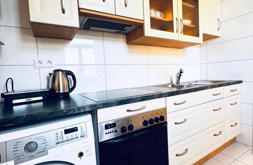 Liesing Apartment | Private Room in 3BR Apt Steps from Kaufpark