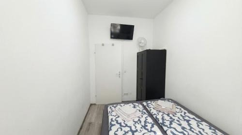 Simmering Apartment | Quick Access to Vienna Center - Simple Private Rooms with WIFI