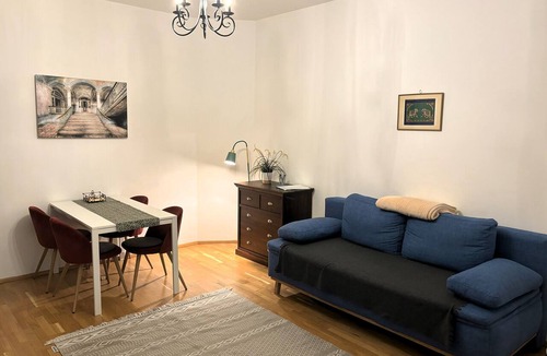 Brigittenau Apartment | Quiet city apartment with balcony