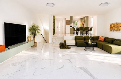 Breitenfurt-Ost Villa | Quiet Luxury 4BR With1LR Garden Villa