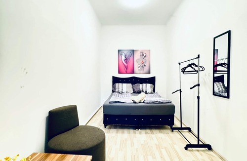 Grinzing Apartment | Quiet Private Room Near FAC Platz