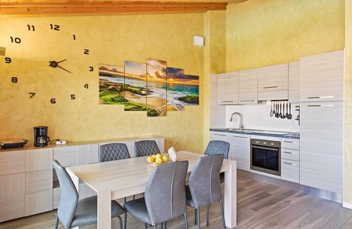 Montioni Apartment | Regarda - "The Place" two-bedroom apartment with pool, terrace, garage, air conditioning