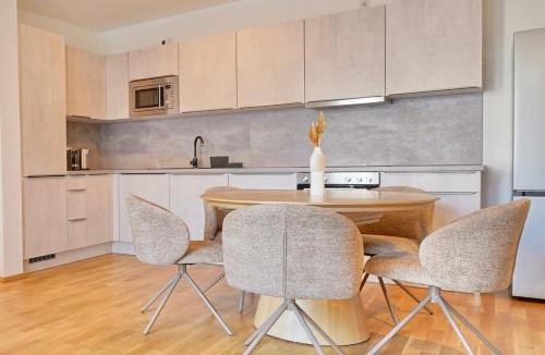 Liesing Apartment | Riverside Residence 1,01