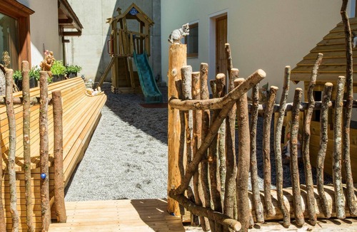 Haller House | Romantic holiday house with a terrace and a view of the lake
