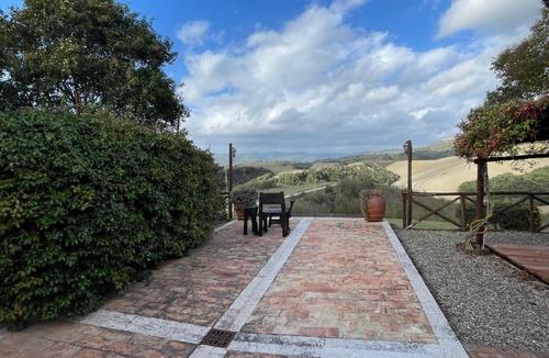 Montecchio Ski Chalet | Romantic love-nest villa Spa in Beautiful Umbria