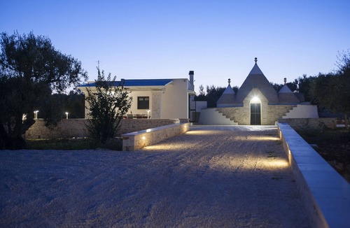 Ceglie Messapica Villa | ROMANTIC OR FAMILY RENTAL